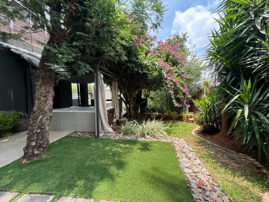 10 Bedroom Property for Sale in Kosmos North West